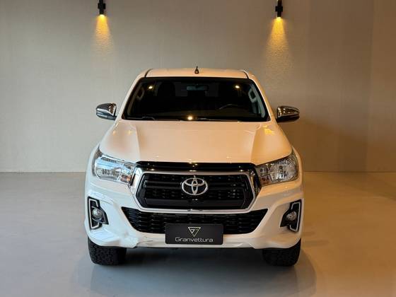 TOYOTA HILUX 2.7 SR 4X2 CD 16V FLEX 4P AUTOMÁTICO TOYOTA HILUX 2.7 SR 4X2 CD 16V FLEX 4P AUTOMÁTICO